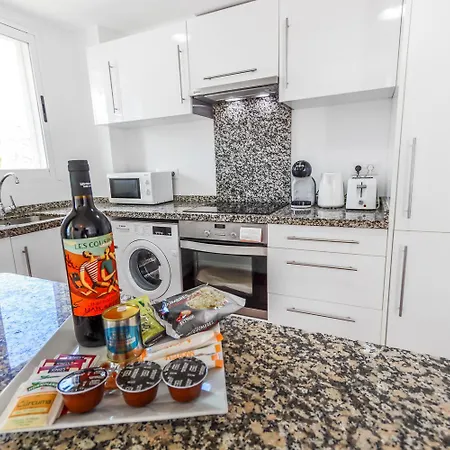 A Un Paso Del Mar Con Servicios Y Piscina Apartment *