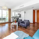 A Un Paso Del Mar Con Servicios Y Piscina * Jávea