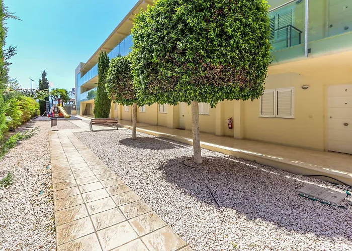 A Un Paso Del Mar Con Servicios Y Piscina *