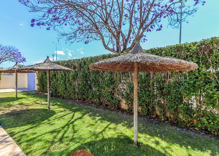 A Un Paso Del Mar Con Servicios Y Piscina